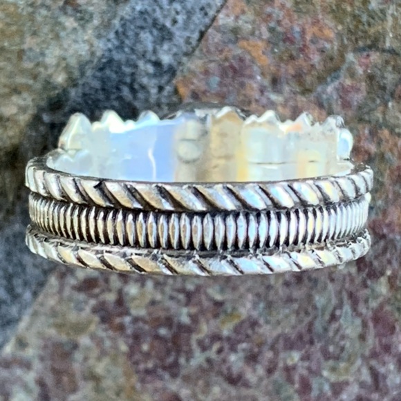 Aldrich Arts * Beautiful Sterling Silver Gray Druzy & White Topaz Ring - Picture 9 of 10